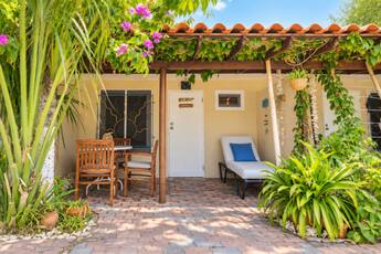 Garden View Studio 