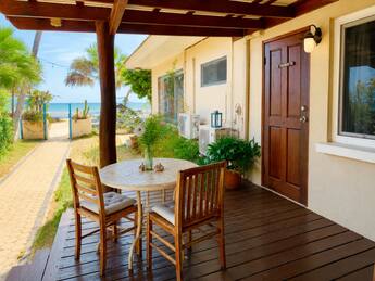 Garden Studio with ocean view terrace 
