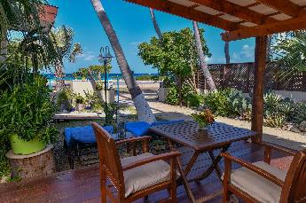 Large Garden Studio 2 with covered patio and ocean view