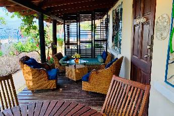 Large Garden Studio 1 covered patio